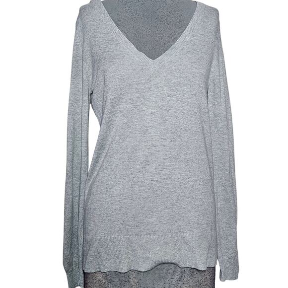 Gray Lightweight V Neck Sweater Size Small - Picture 1 of 4
